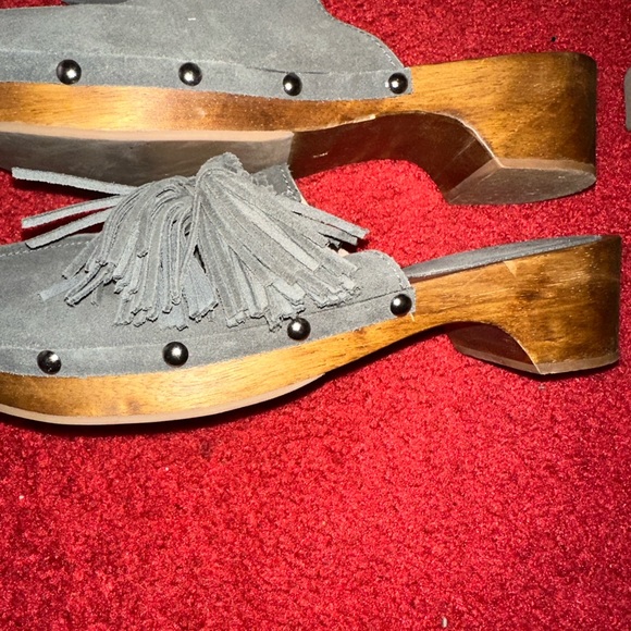 Tassled / riveted clogs - Picture 4 of 4